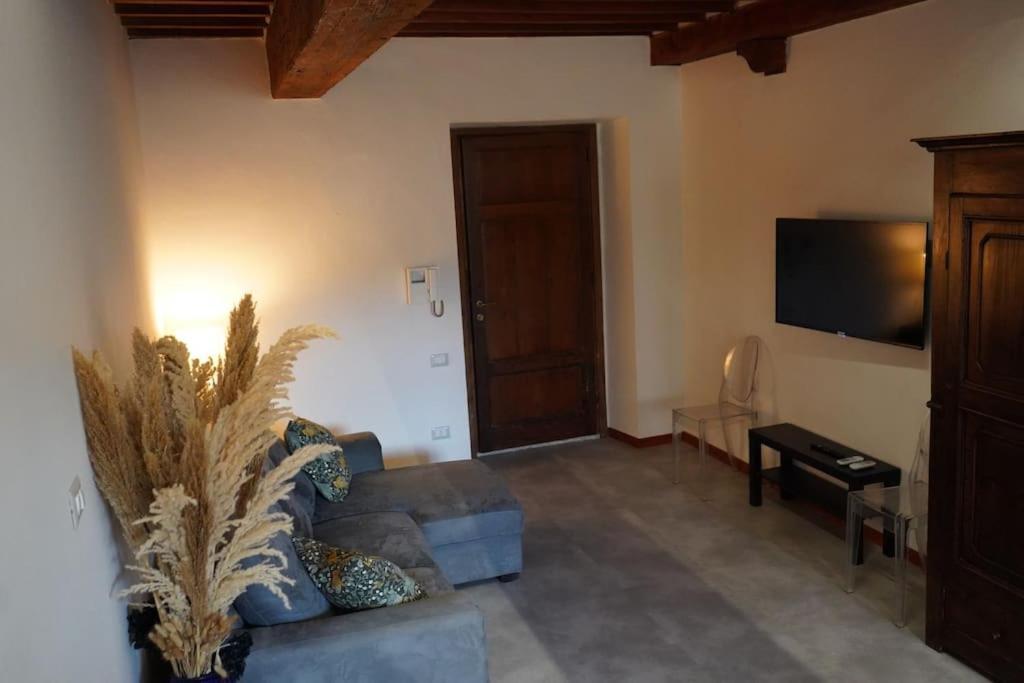Loft Moderno Ubicato Nel Centro Storico Di Lucca Apartment Exterior foto