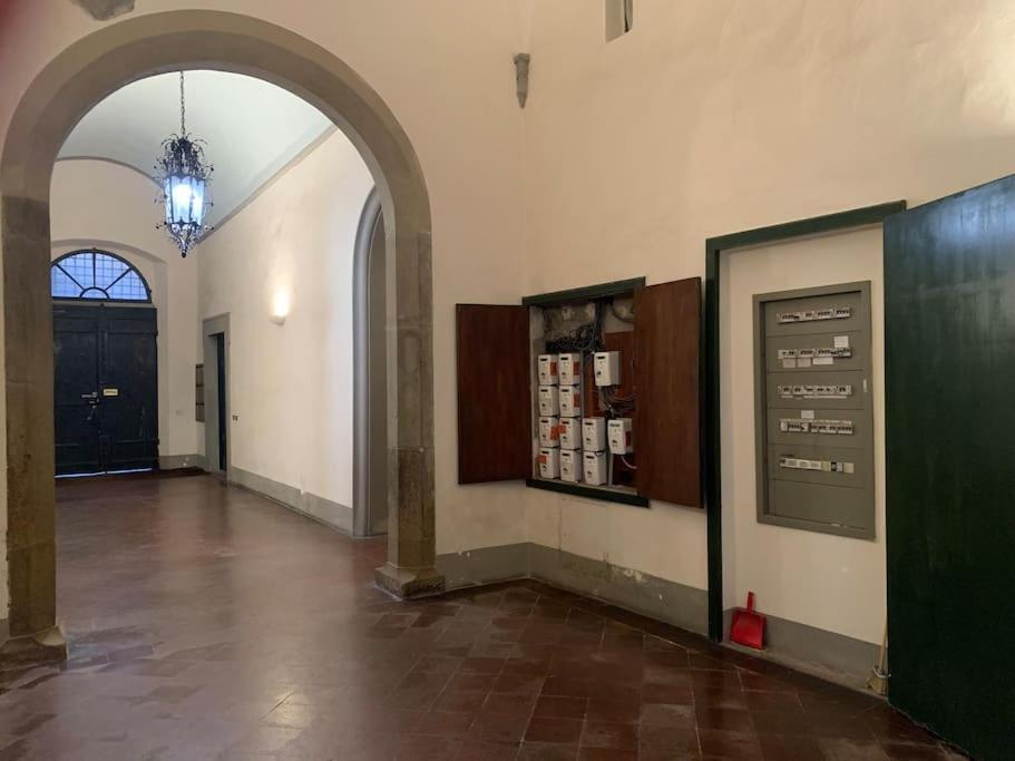 Loft Moderno Ubicato Nel Centro Storico Di Lucca Apartment Exterior foto
