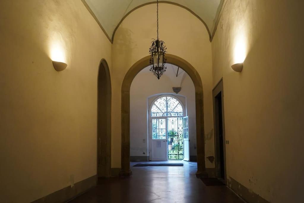 Loft Moderno Ubicato Nel Centro Storico Di Lucca Apartment Exterior foto